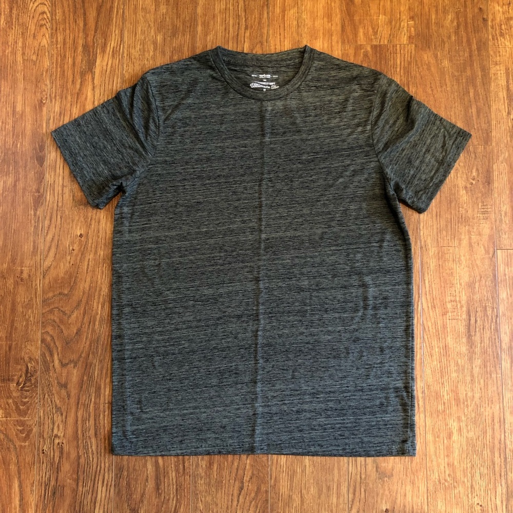 Men’s Urban Pipeline Dress T Shirt Size Medium